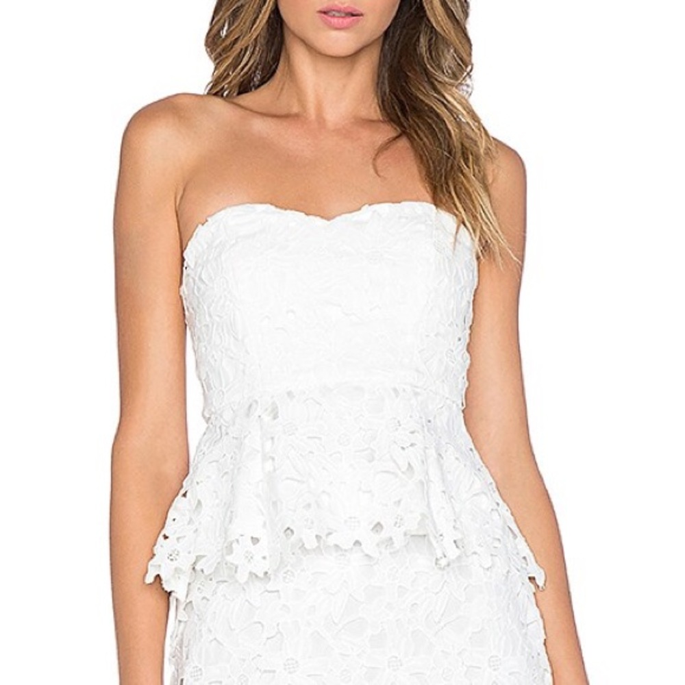 [lovers + friends] x revolve kiss me strapless peplum crop top white S